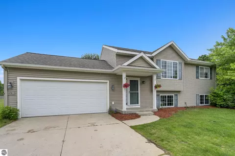 4769 Sandtrap Dr, Traverse City, MI 49685