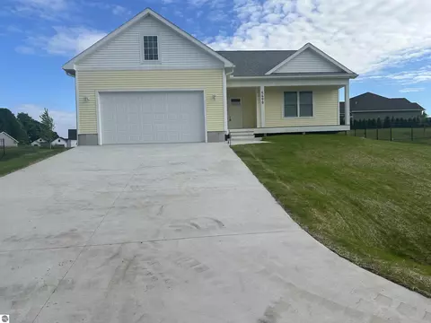 4499 Lamarche Cir, Traverse City, MI 49685