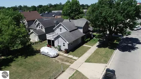 122 E River St, Cadillac, MI 49601