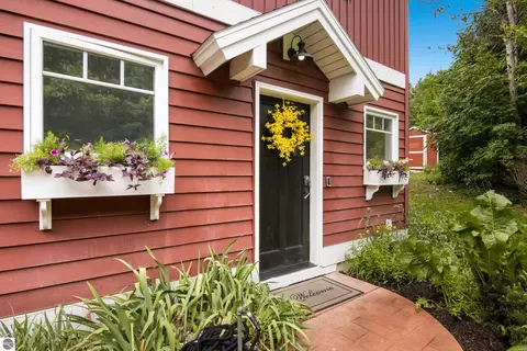 910 Rusch View Rdg, Traverse City, MI 49696