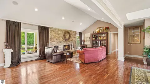 Living - 115 Golfside Dr, Alma, MI 48801 photo 1 of 3