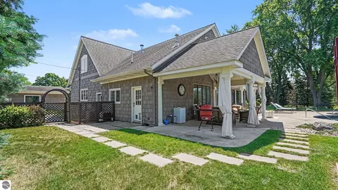 Exterior - 115 Golfside Dr, Alma, MI 48801 photo 6 of 8