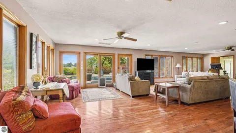 Living - 115 Golfside Dr, Alma, MI 48801 photo 3 of 3