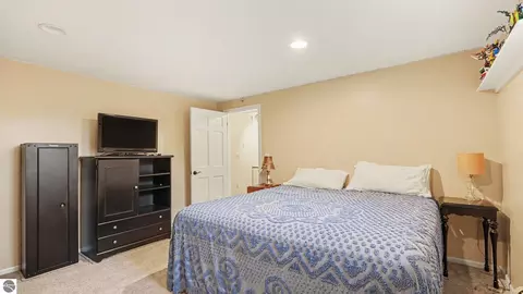 Bedroom - 115 Golfside Dr, Alma, MI 48801 photo 3 of 6