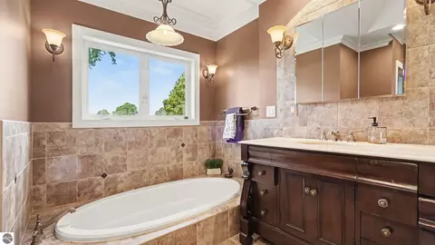 Bath - 115 Golfside Dr, Alma, MI 48801 photo 1 of 9