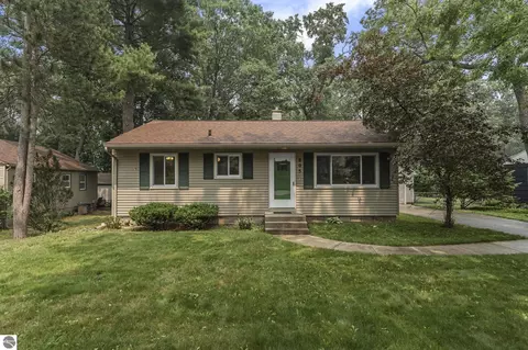 805 Indian Trail Blvd, Traverse City, MI 49686