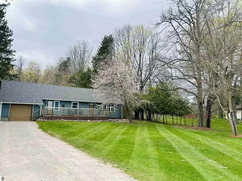 8408 S Schomberg Rd, Cedar, MI 49621