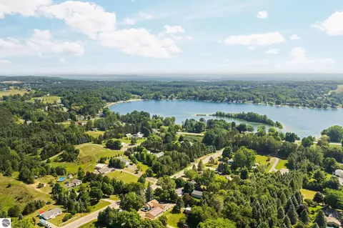 6109 Dover Ln, Traverse City, MI 49685