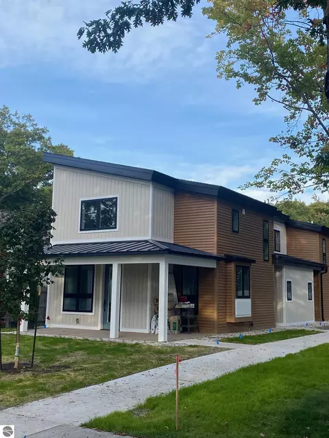 1027 Fern St # 4, Traverse City, MI 49686