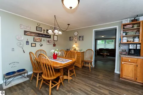 Dining - 522 N 2nd St, Shepherd, MI 48883 photo 1 of 2