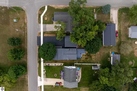 View/Area - 522 N 2nd St, Shepherd, MI 48883 photo 2 of 4