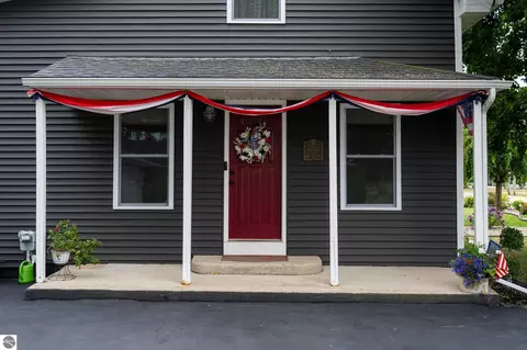 Exterior - 522 N 2nd St, Shepherd, MI 48883 photo 2 of 16