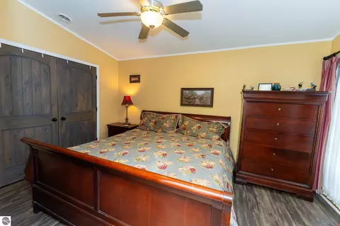 Bedroom - 522 N 2nd St, Shepherd, MI 48883 photo 3 of 10