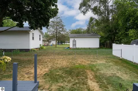 Exterior - 522 N 2nd St, Shepherd, MI 48883 photo 16 of 16