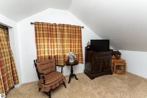 Bedroom - 522 N 2nd St, Shepherd, MI 48883 photo 7 of 10