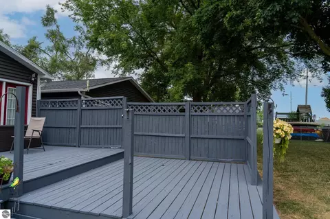 Exterior - 522 N 2nd St, Shepherd, MI 48883 photo 12 of 16