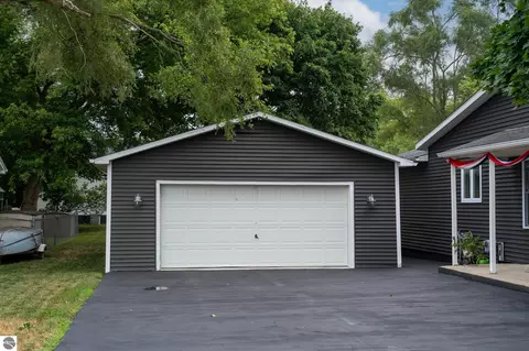 Other - 522 N 2nd St, Shepherd, MI 48883 photo 2 of 15