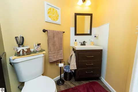 Bath - 522 N 2nd St, Shepherd, MI 48883 photo 1 of 6