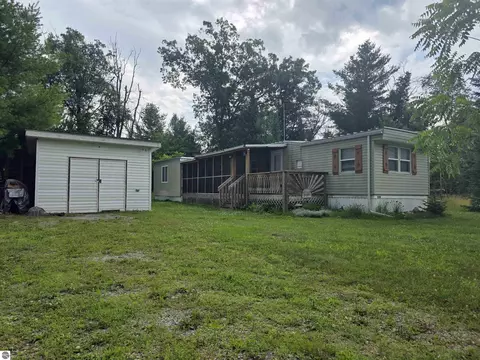 3341 Bert St, South Branch, MI 48761