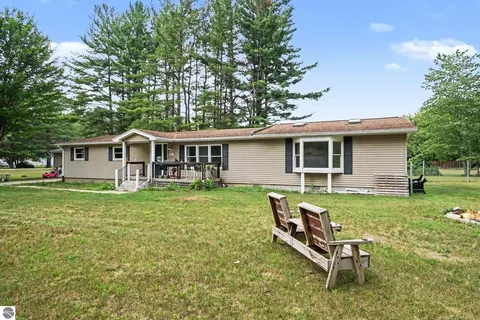 3989 S Foster Rd, Mount Pleasant, MI 48858