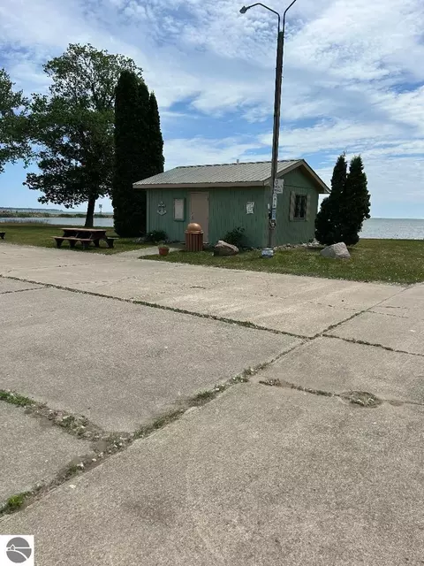 3676 E Michigan Ave, Au Gres, MI 48703 photo 2