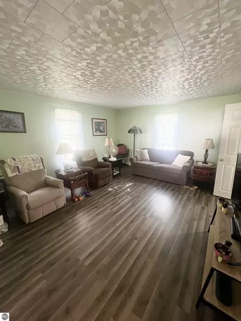 Living - 910 E Arcada St, Ithaca, MI 48847 photo 2 of 2