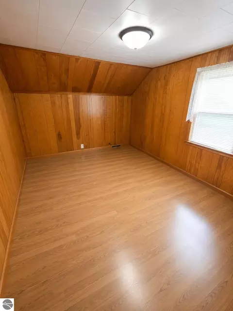 Bedroom - 910 E Arcada St, Ithaca, MI 48847 photo 2 of 4