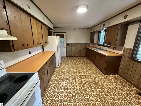 950 E Sullivan Woods, Cedar, MI 49621 photo 20