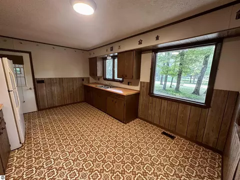 950 E Sullivan Woods, Cedar, MI 49621 photo 21