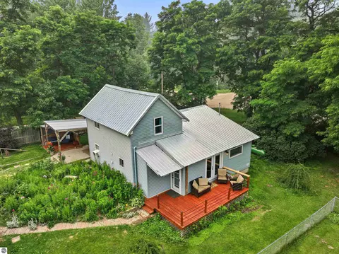 5021 Marsh Rd, Kingsley, MI 49649