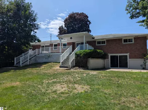 444 Wilber Rd, Tawas City, MI 48763