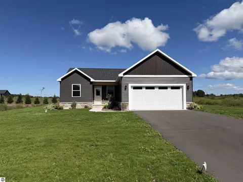 1144 Magnolia Dr, Traverse City, MI 49696