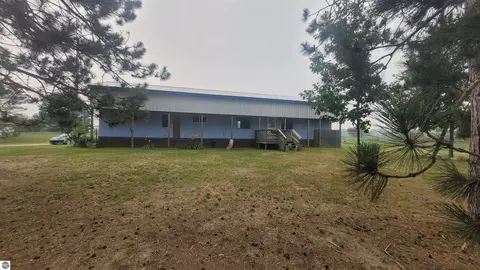 3373 Crofton Rd SW, South Boardman, MI 49680