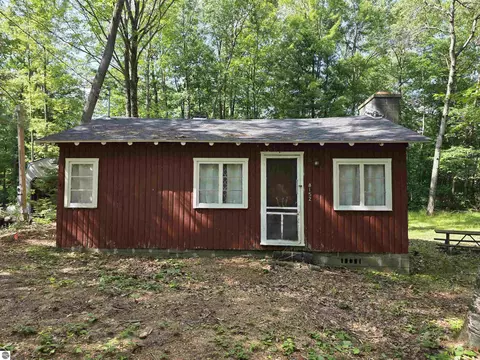 Exterior - 8152 Beech St, Hale, MI 48739 photo 2 of 4
