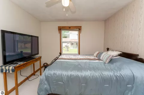 Bedroom - 2539 E And 2765 E Rock Rd, Clare, MI 48617 photo 3 of 8
