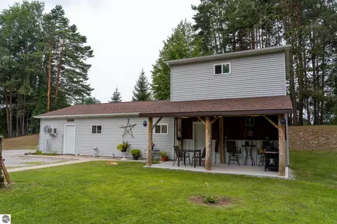 Exterior - 2539 E And 2765 E Rock Rd, Clare, MI 48617 photo 5 of 32