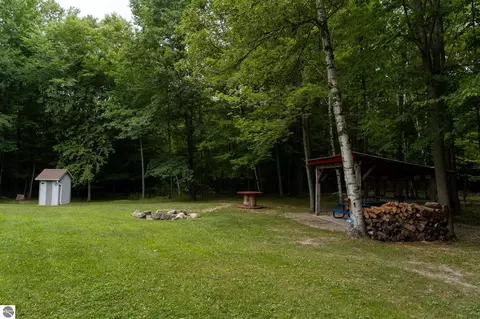Exterior - 2539 E And 2765 E Rock Rd, Clare, MI 48617 photo 18 of 32