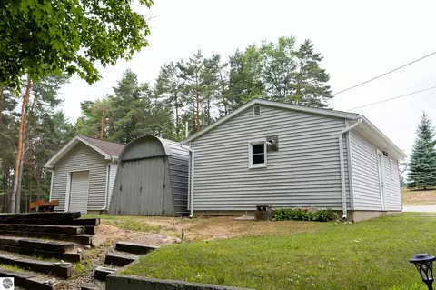 Exterior - 2539 E And 2765 E Rock Rd, Clare, MI 48617 photo 9 of 32
