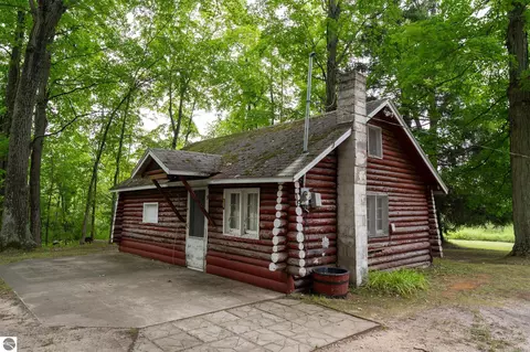 Exterior - 2539 E And 2765 E Rock Rd, Clare, MI 48617 photo 30 of 32