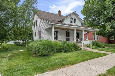 10176 Niagara St, Empire, MI 49630