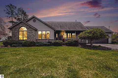 155 Anna Dr, Tawas City, MI 48763