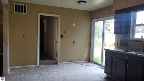 Entry Way - 424 N Ithaca St, Ithaca, MI 48847 photo 2 of 2