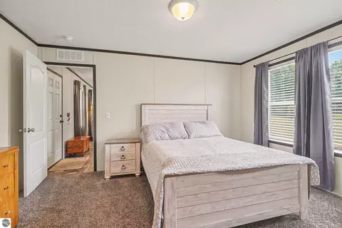 Bedroom - 8985 S Fordyce Rd, Shepherd, MI 48883 photo 2 of 3