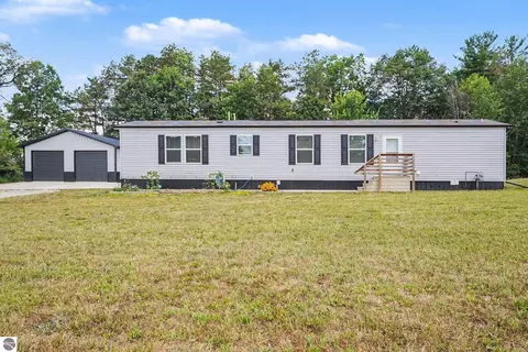 Exterior - 8985 S Fordyce Rd, Shepherd, MI 48883 photo 1 of 4
