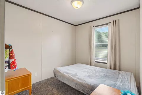 Bedroom - 8985 S Fordyce Rd, Shepherd, MI 48883 photo 3 of 3