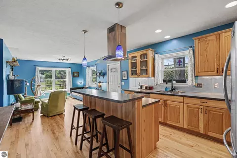 552 W 15th St, Traverse City, MI 49684