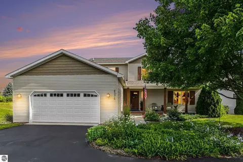 4074 Stoneridge Dr, Traverse City, MI 49684