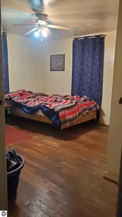 Bedroom - 910 N Bowery, Gladwin, MI 48624 photo 2 of 2
