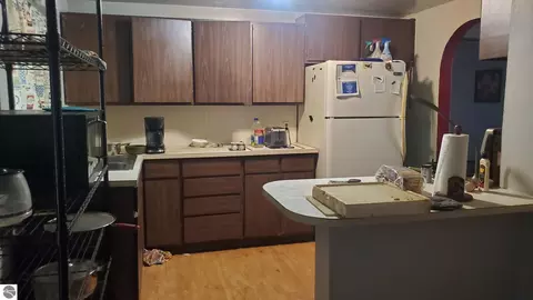 Kitchen - 910 N Bowery, Gladwin, MI 48624 photo 2 of 2