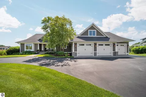 8208 Underwood Rdg, Traverse City, MI 49686